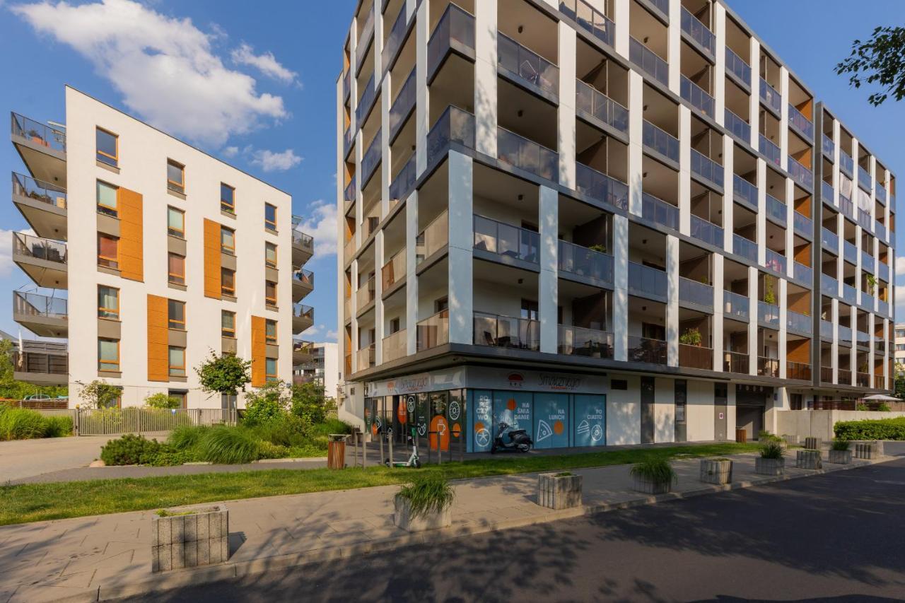 Апартаменти Modern Cinema Experience By Renters Варшава